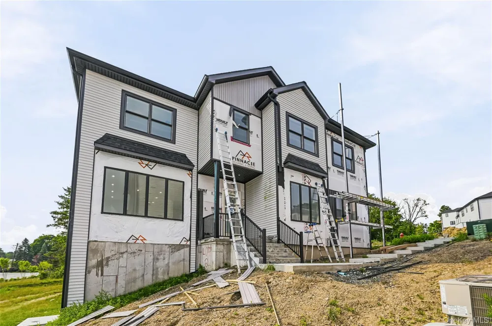 3 Hemlock Court Chester, NY 10918