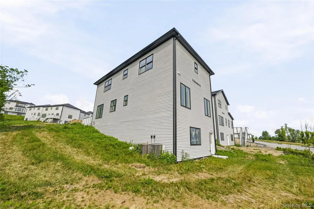 3 Hemlock Court Chester, NY 10918