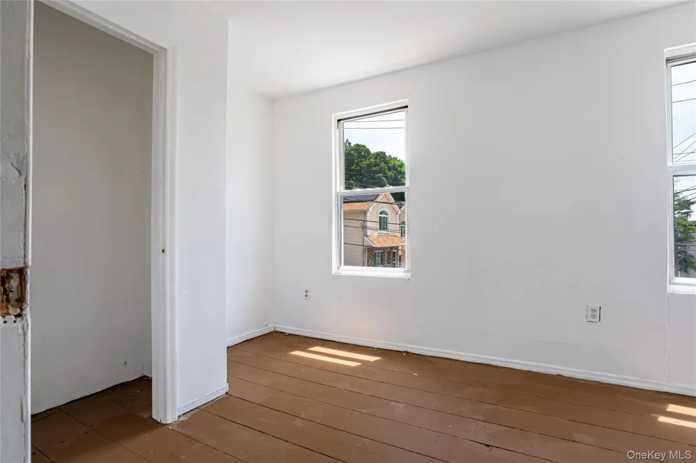 22 Grove Street Staten Island, NY 10304
