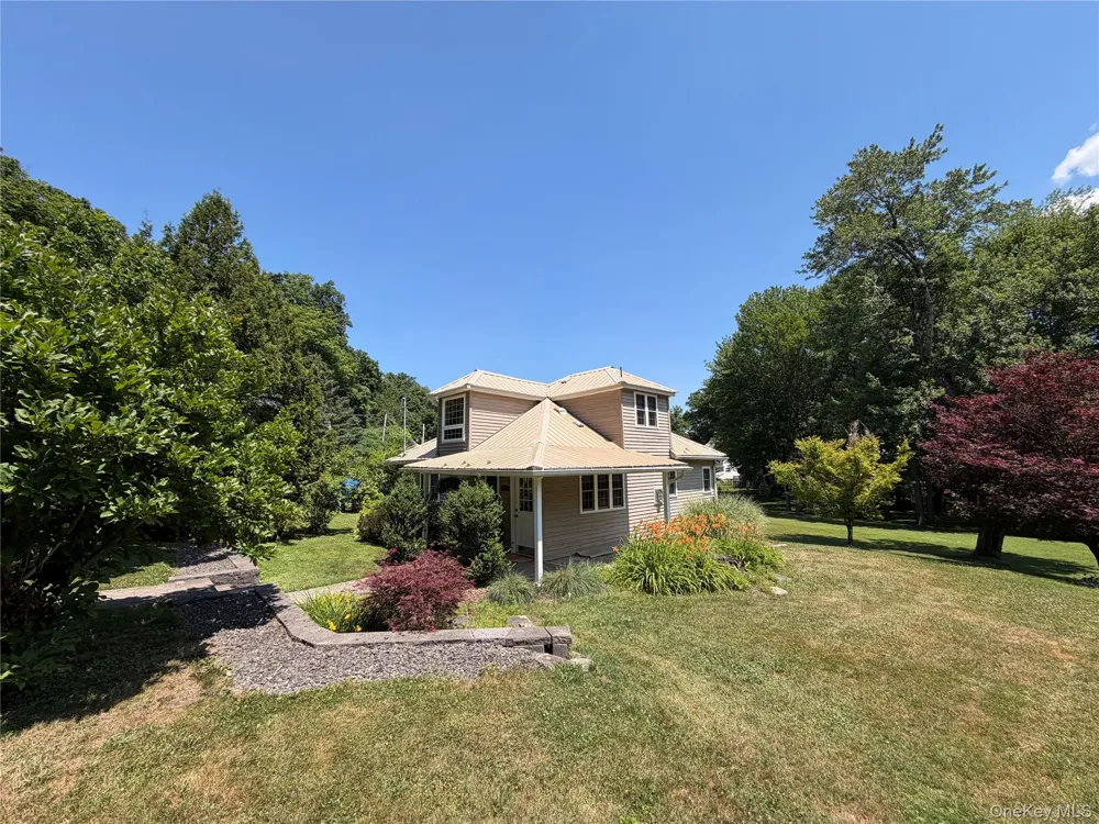 85 Plank Road Napanoch, NY 12458
