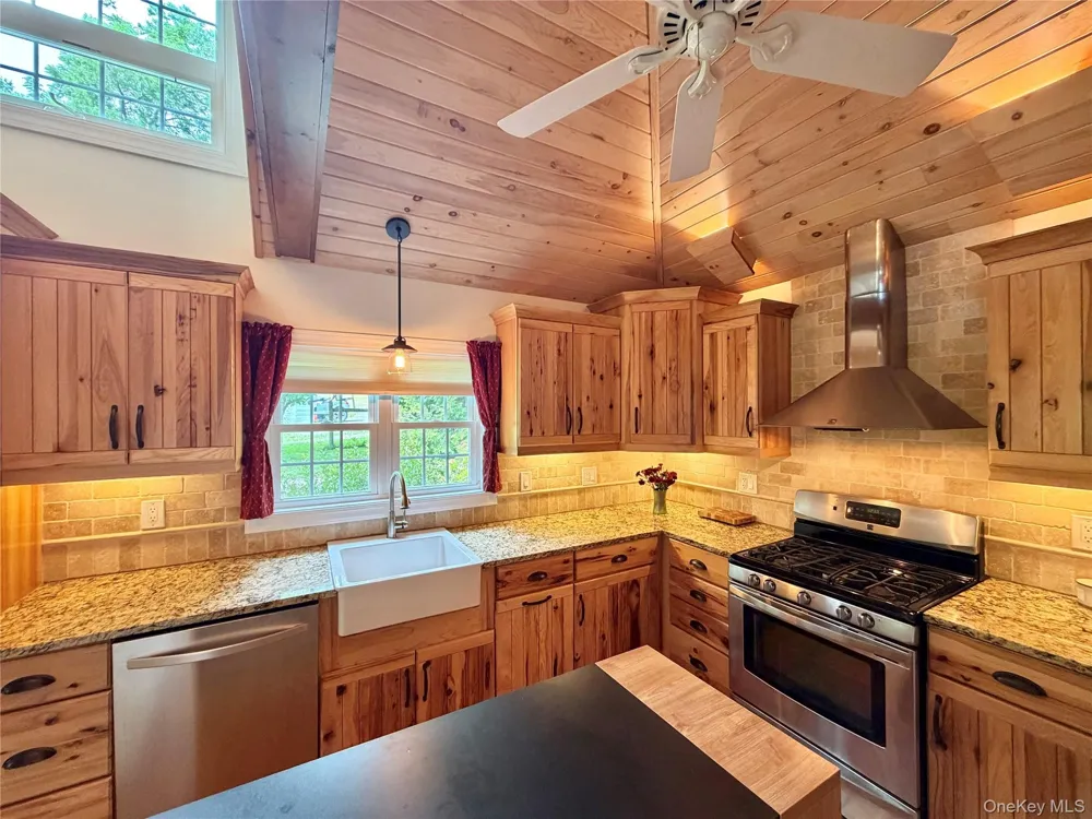 85 Plank Road Napanoch, NY 12458
