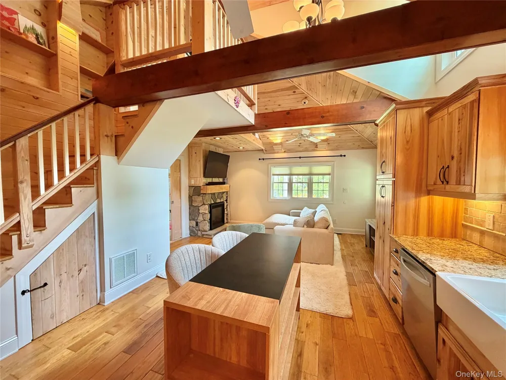 85 Plank Road Napanoch, NY 12458