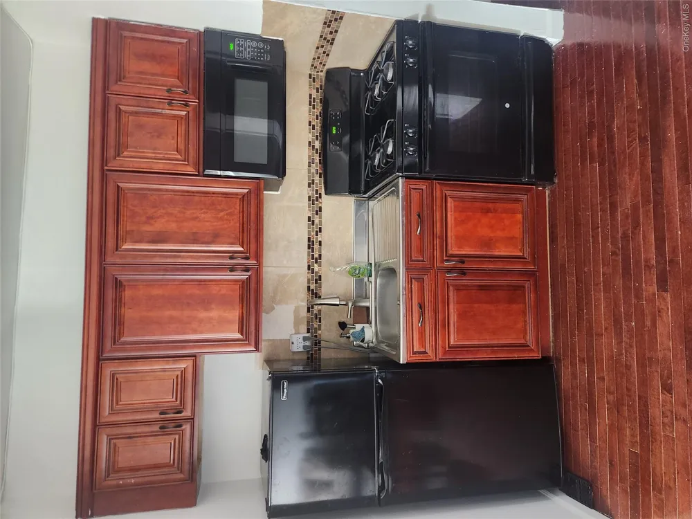941 Jerome Avenue #8G Bronx, NY 10452