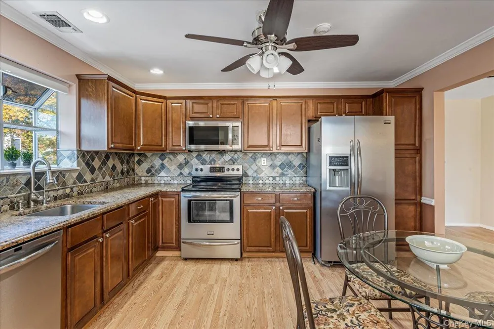 414 Lindsay Lane Moriches, NY 11955