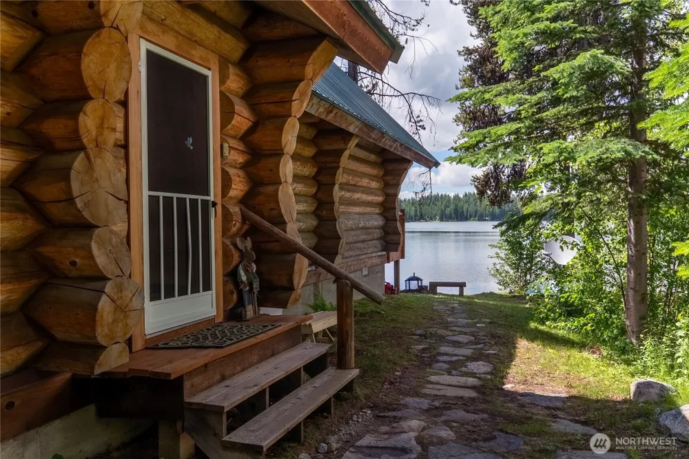 370 Thompson Road Riverside, WA 98849