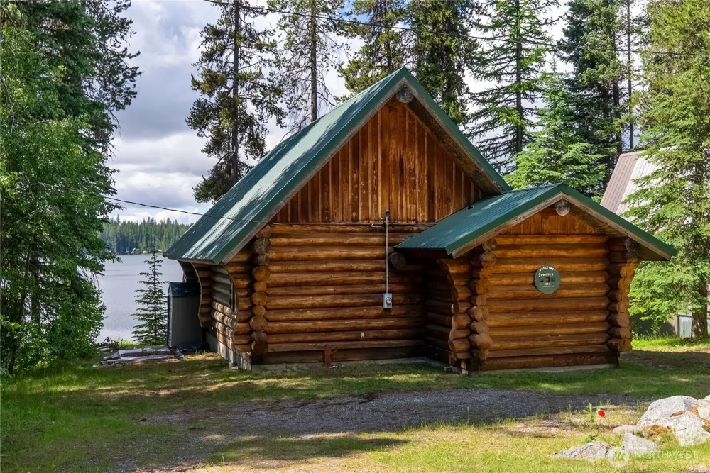 370 Thompson Road Riverside, WA 98849