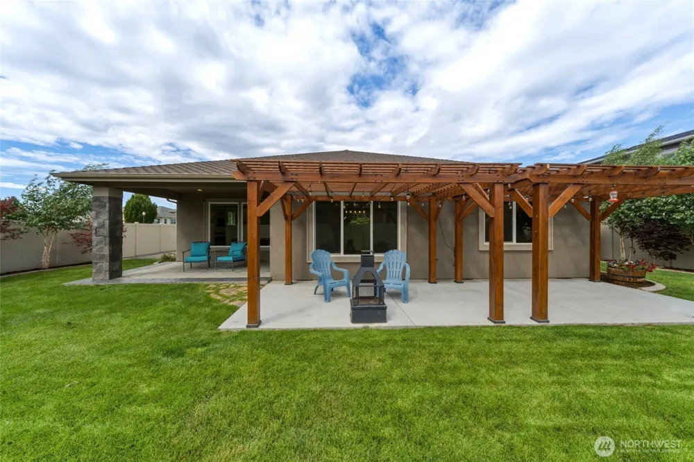 10 NE Alpine Drive College Place, WA 99324