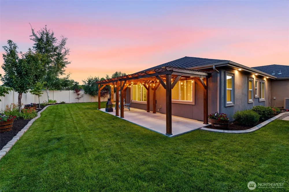 10 NE Alpine Drive College Place, WA 99324
