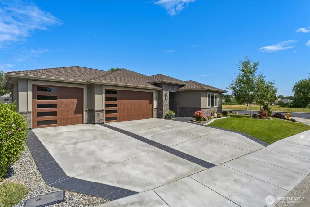 10 NE Alpine Drive College Place, WA 99324