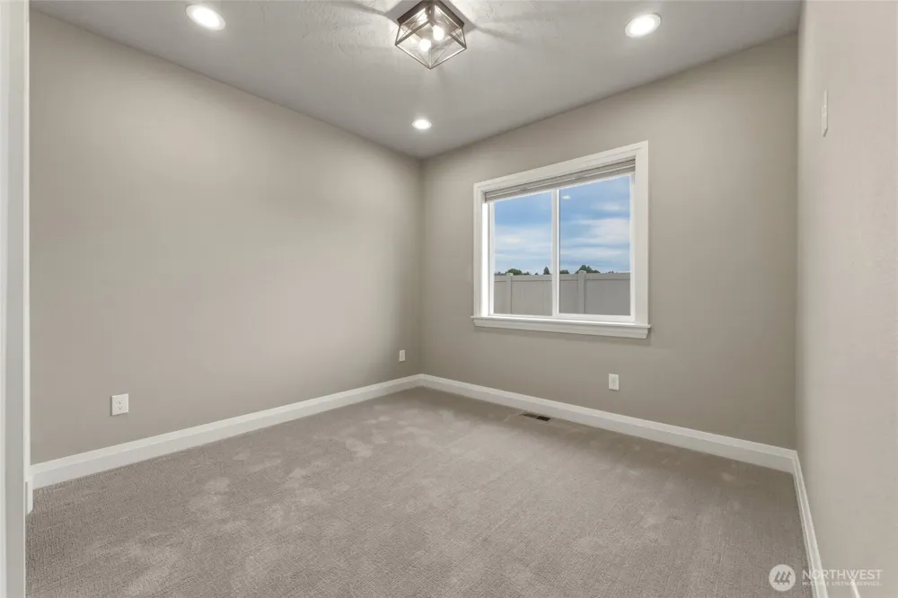 10 NE Alpine Drive College Place, WA 99324