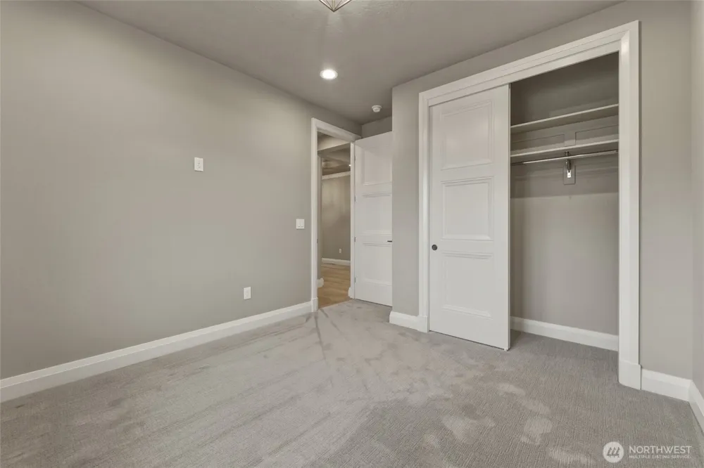 10 NE Alpine Drive College Place, WA 99324