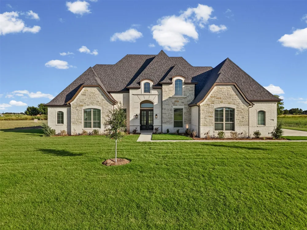 157 Lila Lake Drive Waxahachie, TX 75165