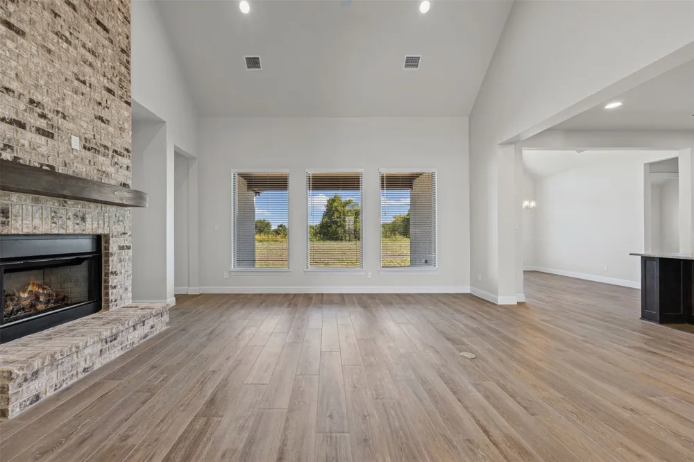157 Lila Lake Drive Waxahachie, TX 75165