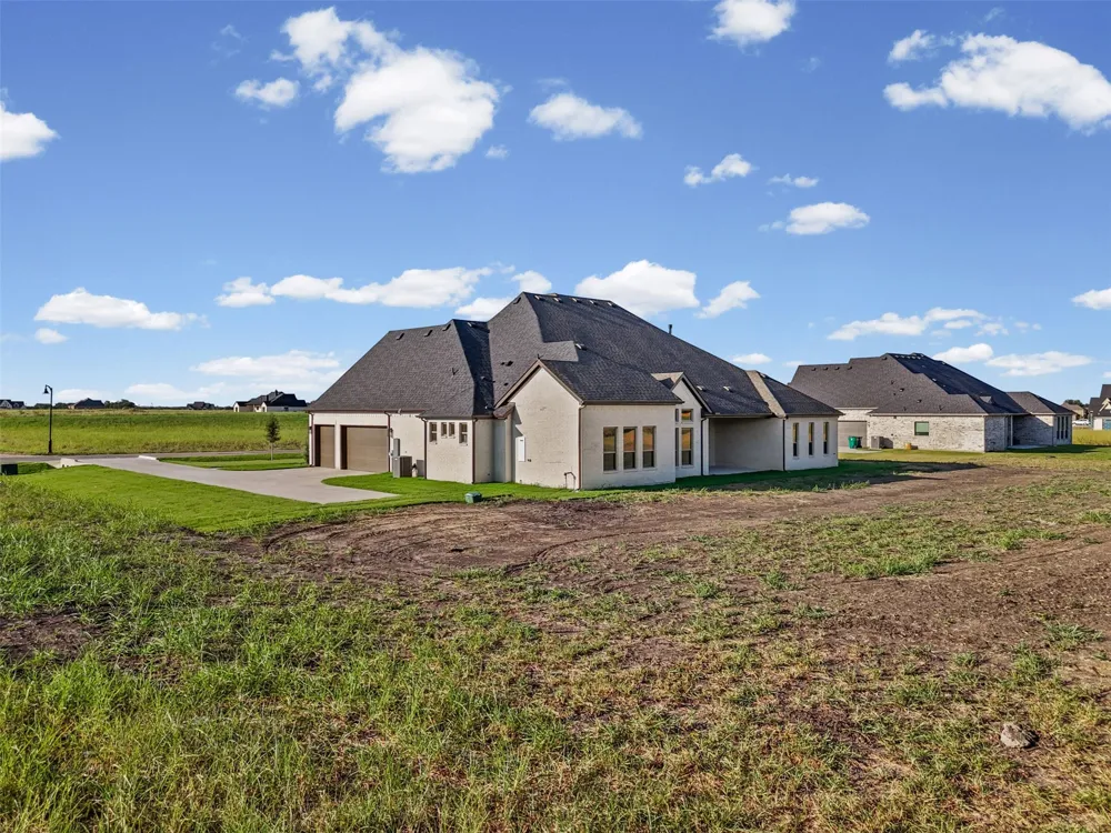 157 Lila Lake Drive Waxahachie, TX 75165