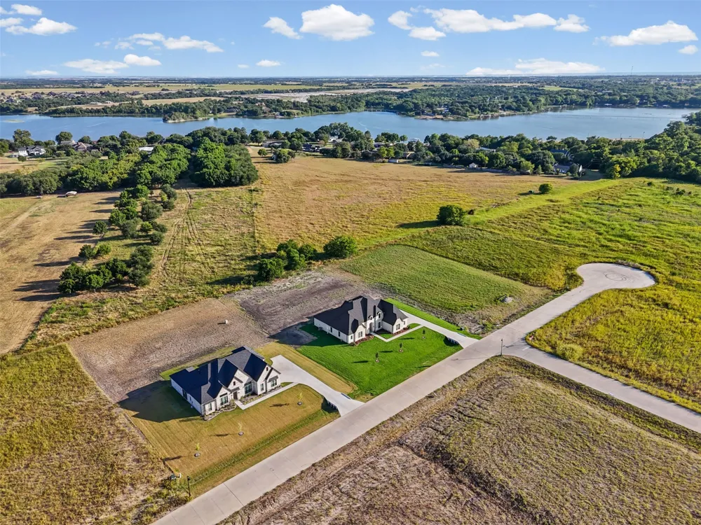 157 Lila Lake Drive Waxahachie, TX 75165