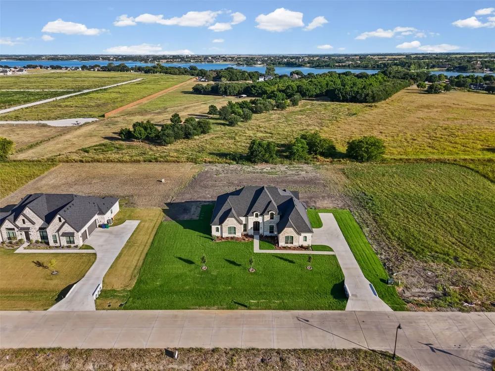 157 Lila Lake Drive Waxahachie, TX 75165