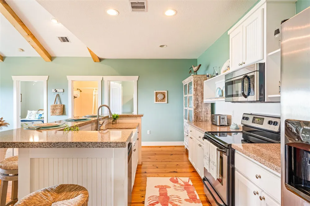 948 Barkley Street Gilchrist, TX 77617