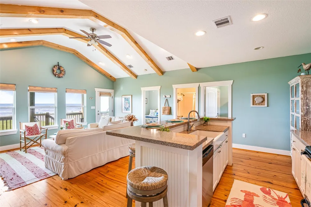 948 Barkley Street Gilchrist, TX 77617
