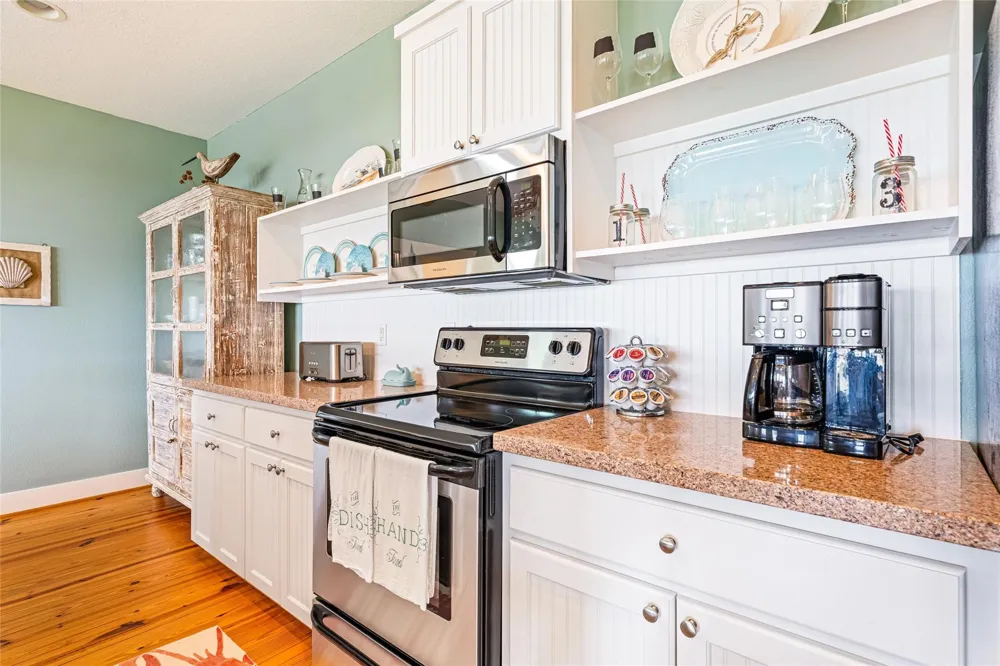 948 Barkley Street Gilchrist, TX 77617
