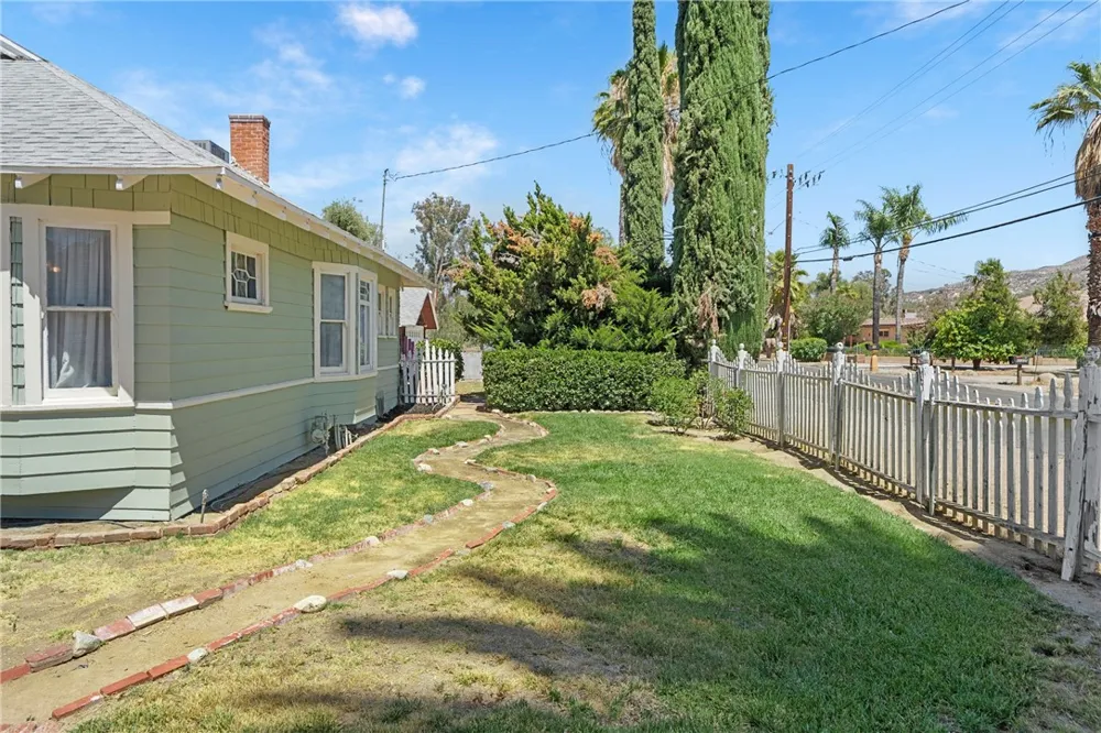 27440 Dartmouth Hemet, CA 92544
