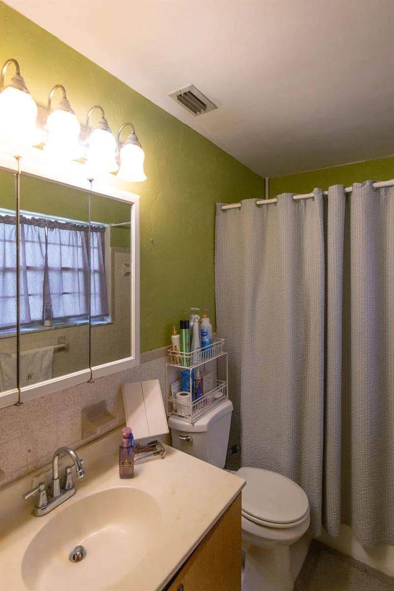 9302 Orange Avenue Fort Pierce, FL 34945