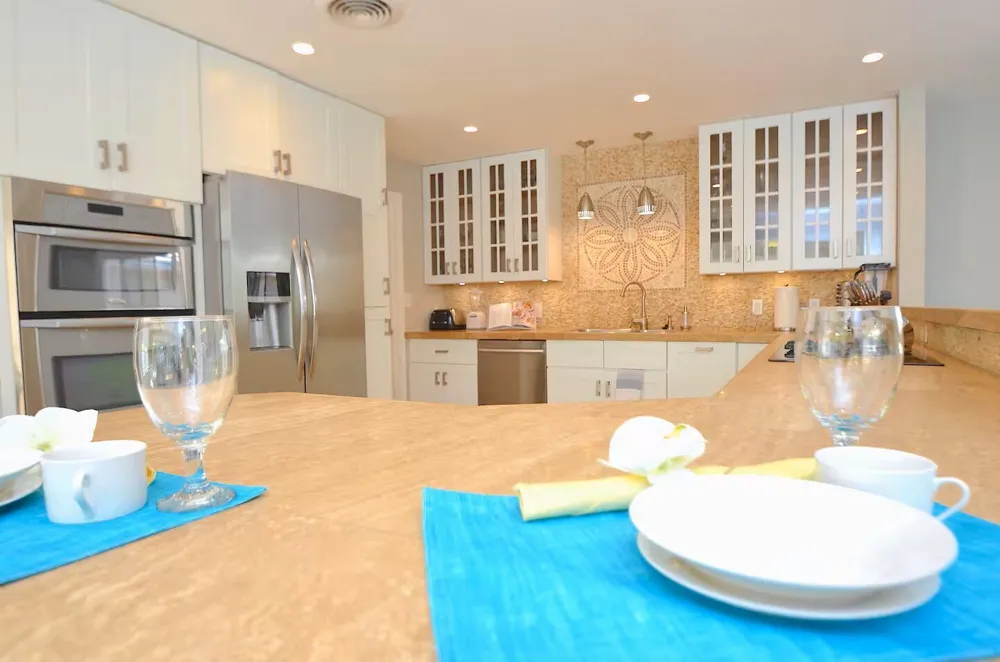 2060 Coco Palm Place Lauderdale By The Sea, FL 33062