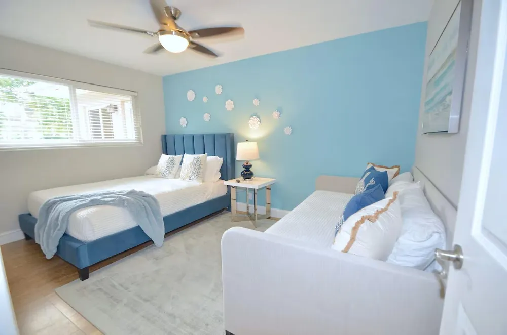 2060 Coco Palm Place Lauderdale By The Sea, FL 33062