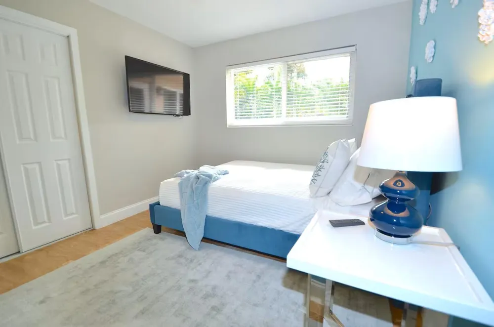 2060 Coco Palm Place Lauderdale By The Sea, FL 33062