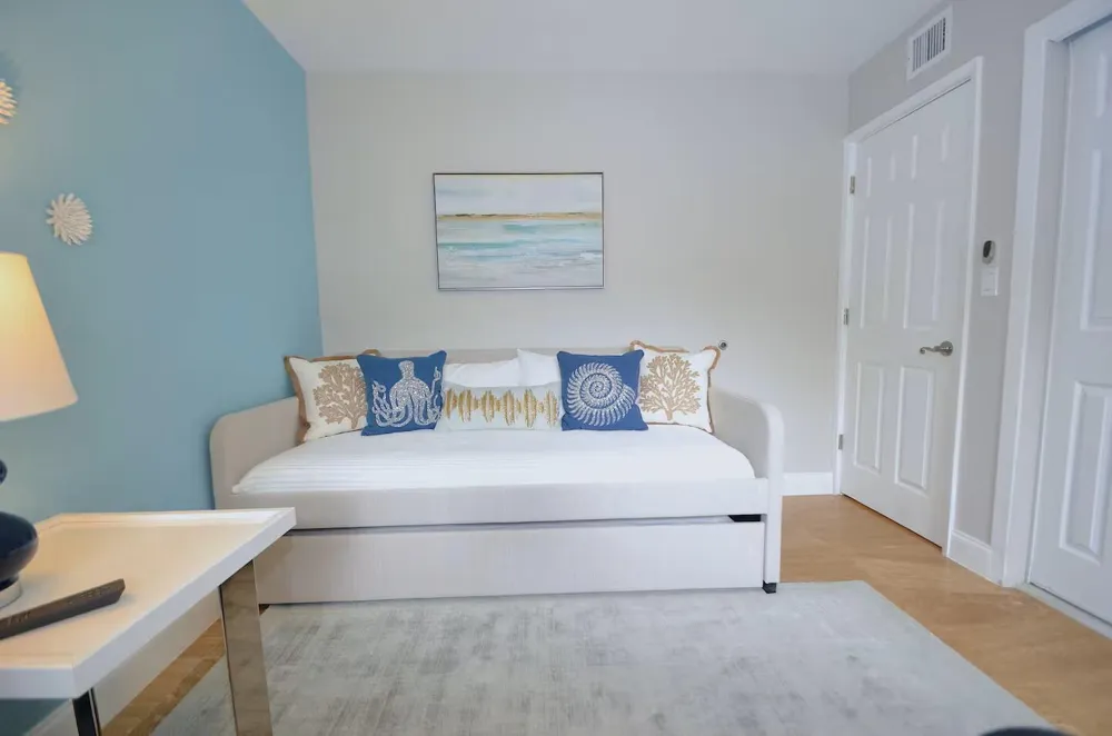 2060 Coco Palm Place Lauderdale By The Sea, FL 33062