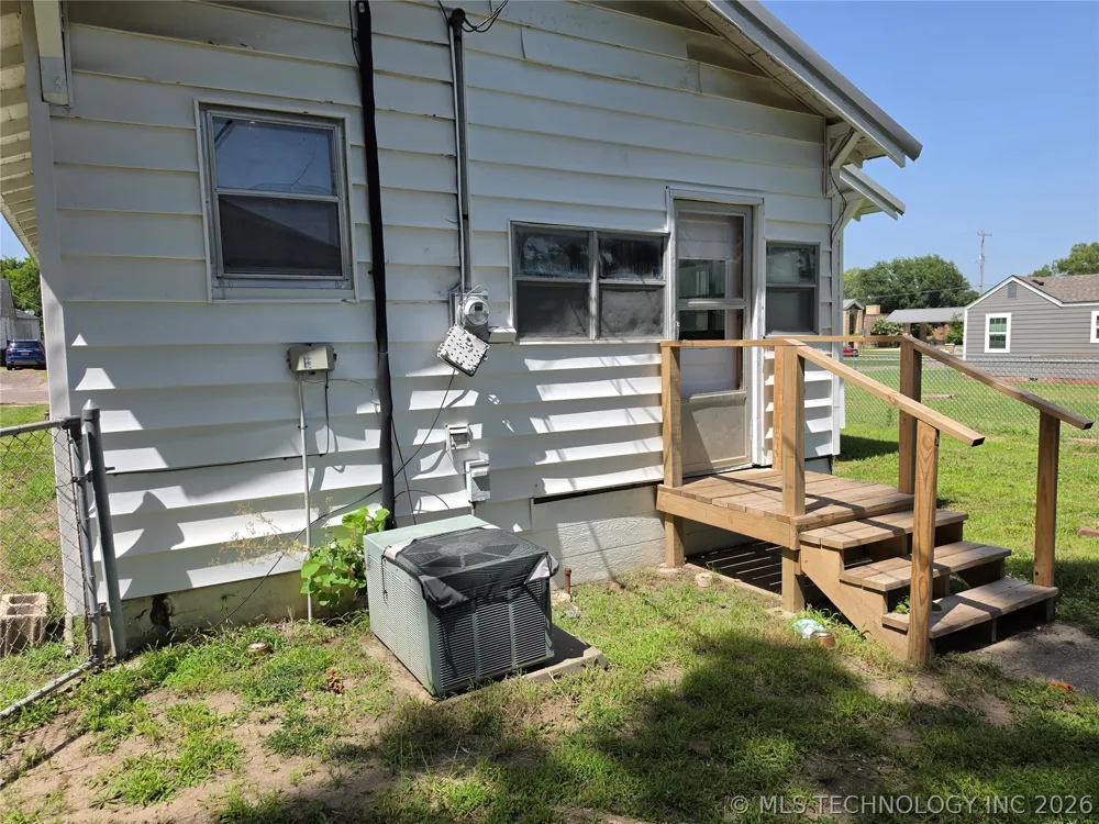609 W 5th Street Ada, OK 74820