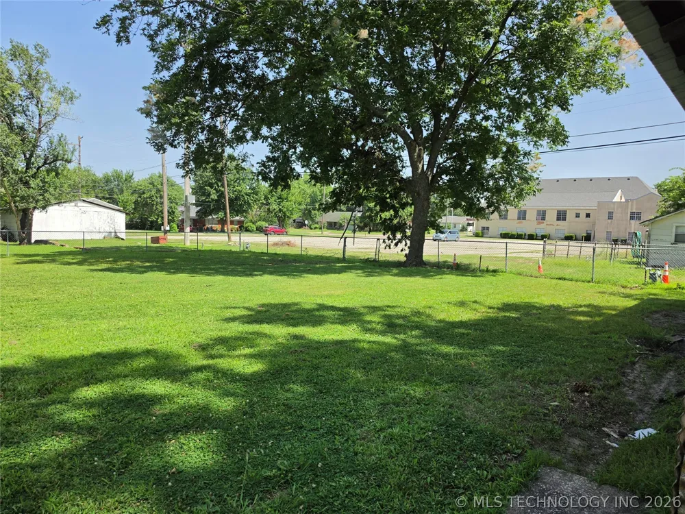 609 W 5th Street Ada, OK 74820