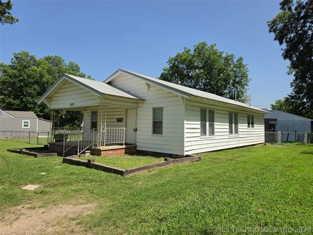 609 W 5th Street Ada, OK 74820