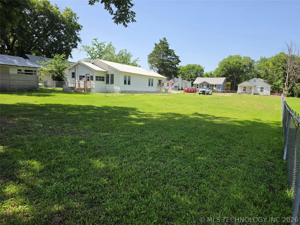 609 W 5th Street Ada, OK 74820