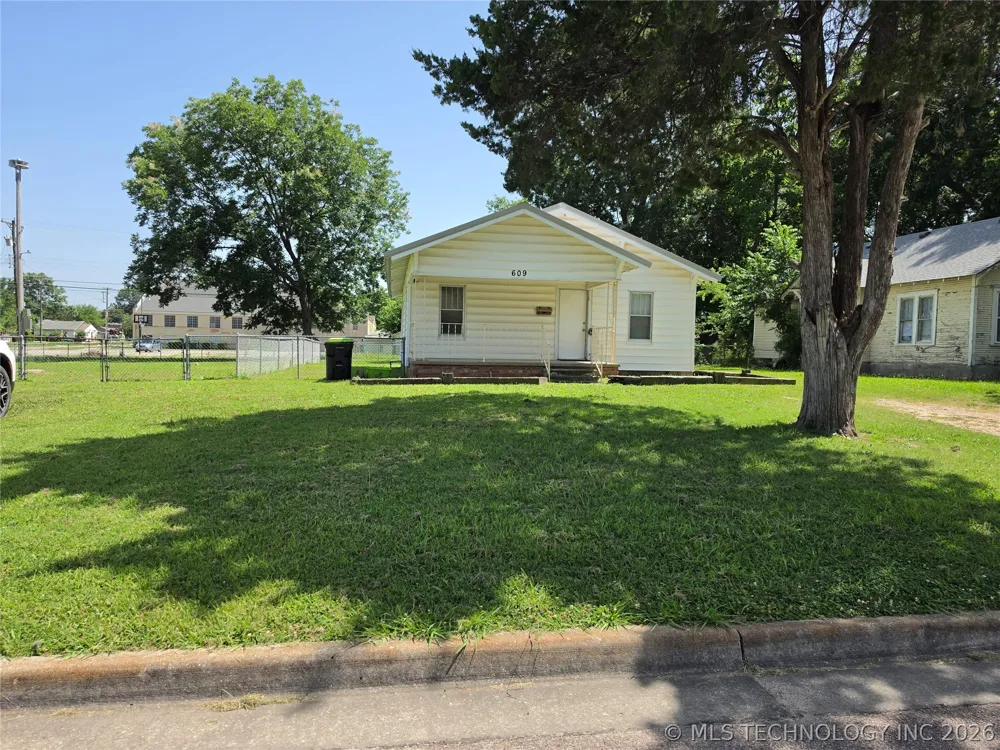 609 W 5th Street Ada, OK 74820