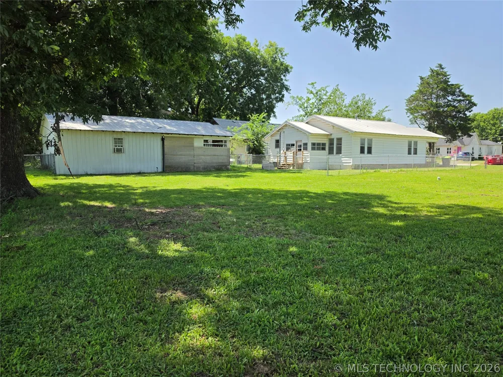 609 W 5th Street Ada, OK 74820