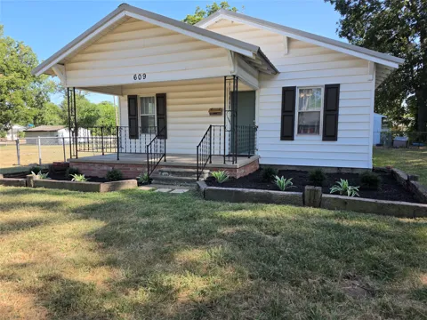 609 W 5th Street