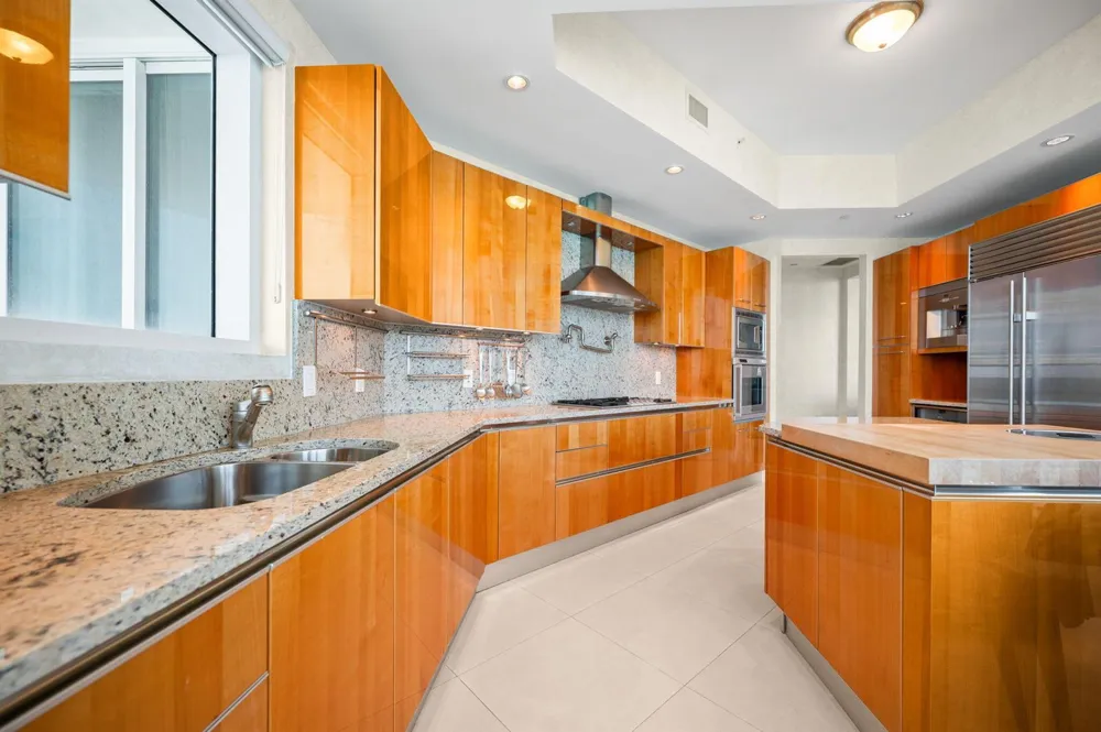 16051 Collins Avenue #1902 Sunny Isles Beach, FL 33160