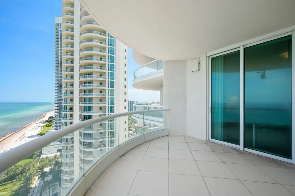16051 Collins Avenue #1902 Sunny Isles Beach, FL 33160