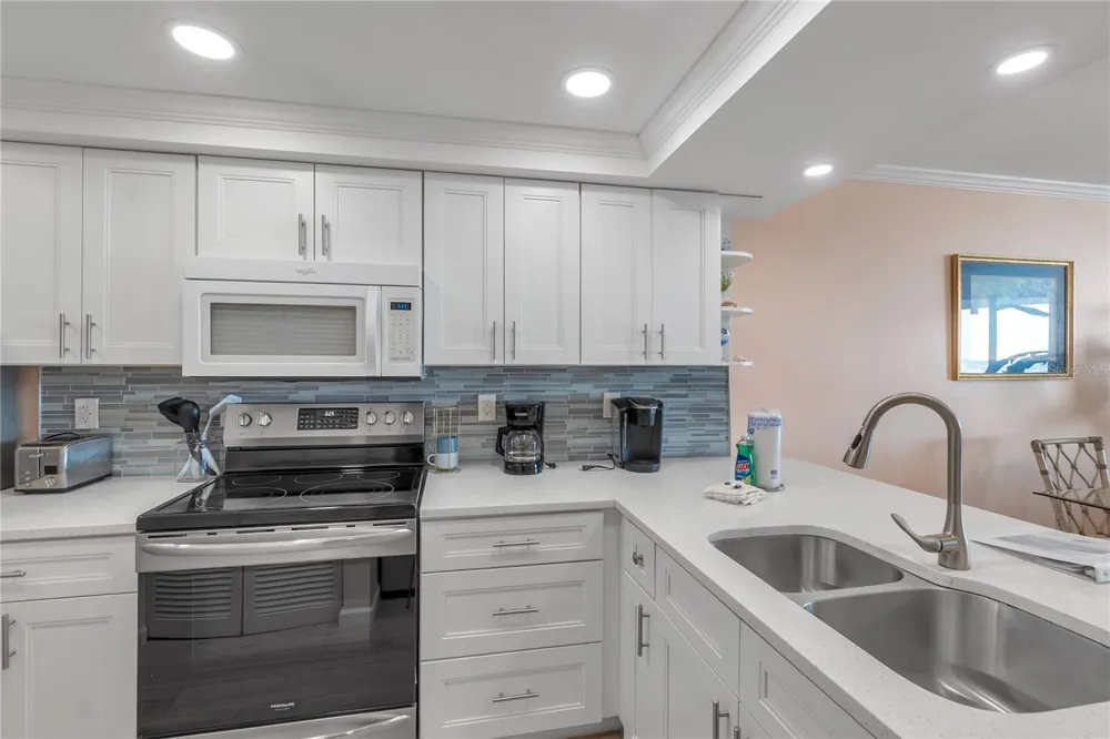 2600 GULF DRIVE #12 Bradenton Beach, FL 34217