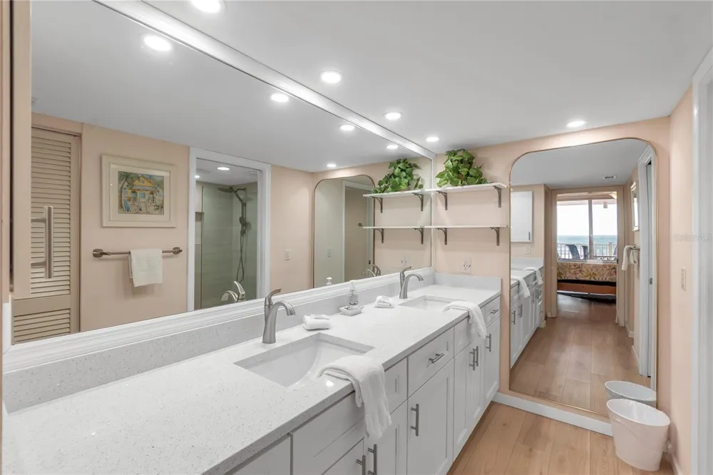 2600 GULF DRIVE #12 Bradenton Beach, FL 34217