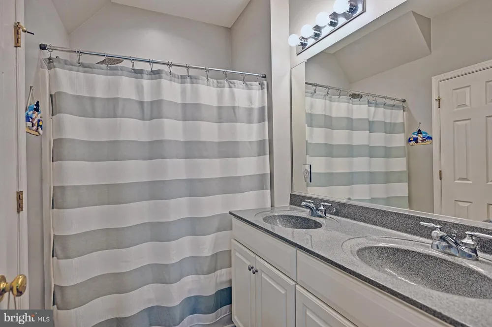 49 TULIP POPLAR TURN Ocean View, DE 19970