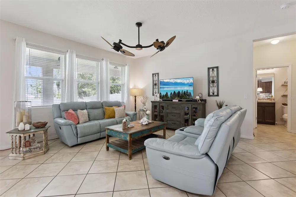 2514 PLUMADORE DRIVE Grand Island, FL 32735