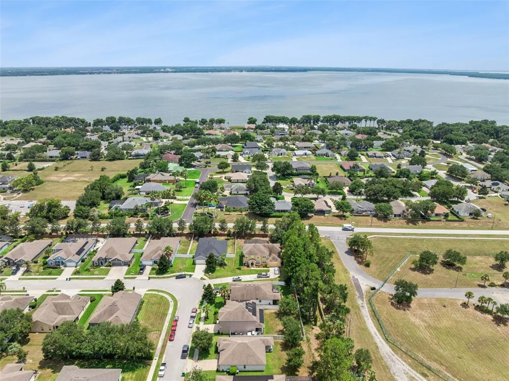 2514 PLUMADORE DRIVE Grand Island, FL 32735