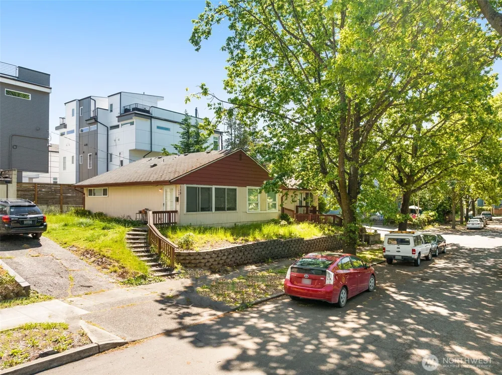 118 27th Avenue S Seattle, WA 98144