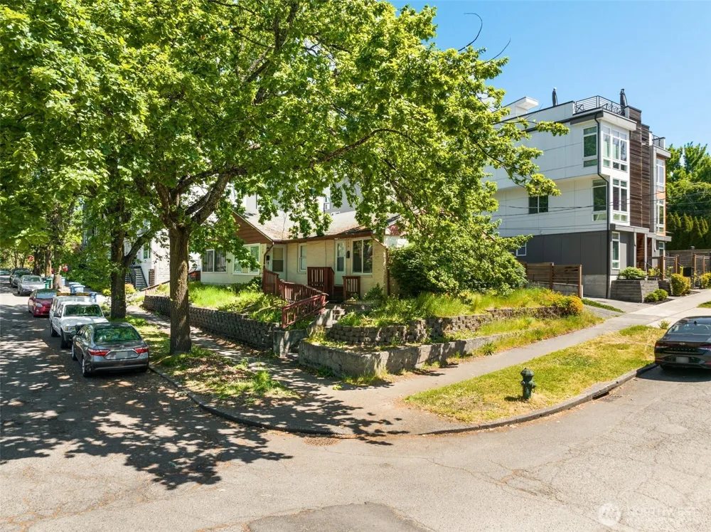 118 27th Avenue S Seattle, WA 98144