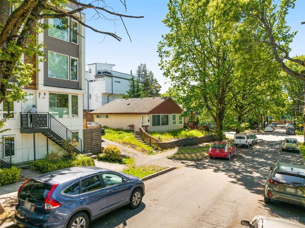 118 27th Avenue S Seattle, WA 98144