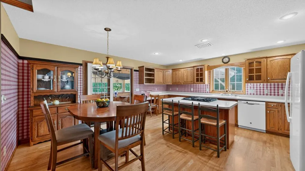 26 Garden Court Lake City, MN 55041