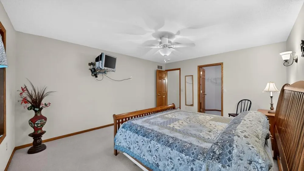 26 Garden Court Lake City, MN 55041