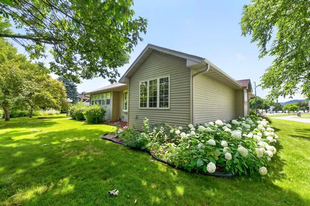 26 Garden Court Lake City, MN 55041