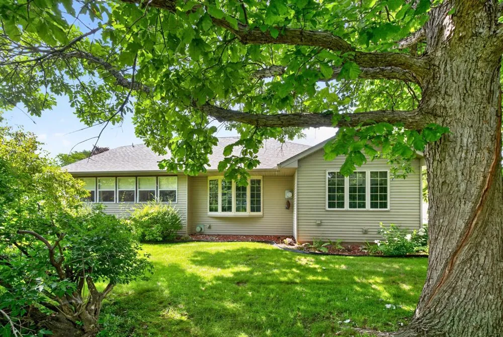 26 Garden Court Lake City, MN 55041